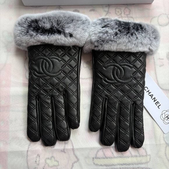 Chanel Lambskin Quilted Rabbit Fur Gloves - Picture 4 of 7